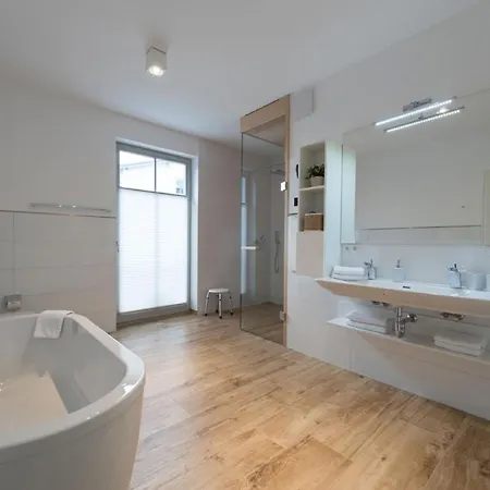 Moderne Mit Eigener Sauna Und Balkon - Pauline 06 Apartment *