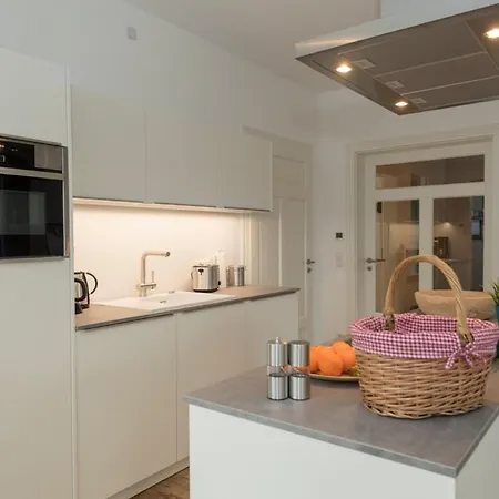 Moderne Mit Eigener Sauna Und Balkon - Pauline 06