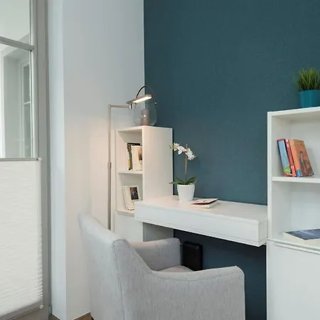 Moderne Mit Eigener Sauna Und Balkon - Pauline 06 *